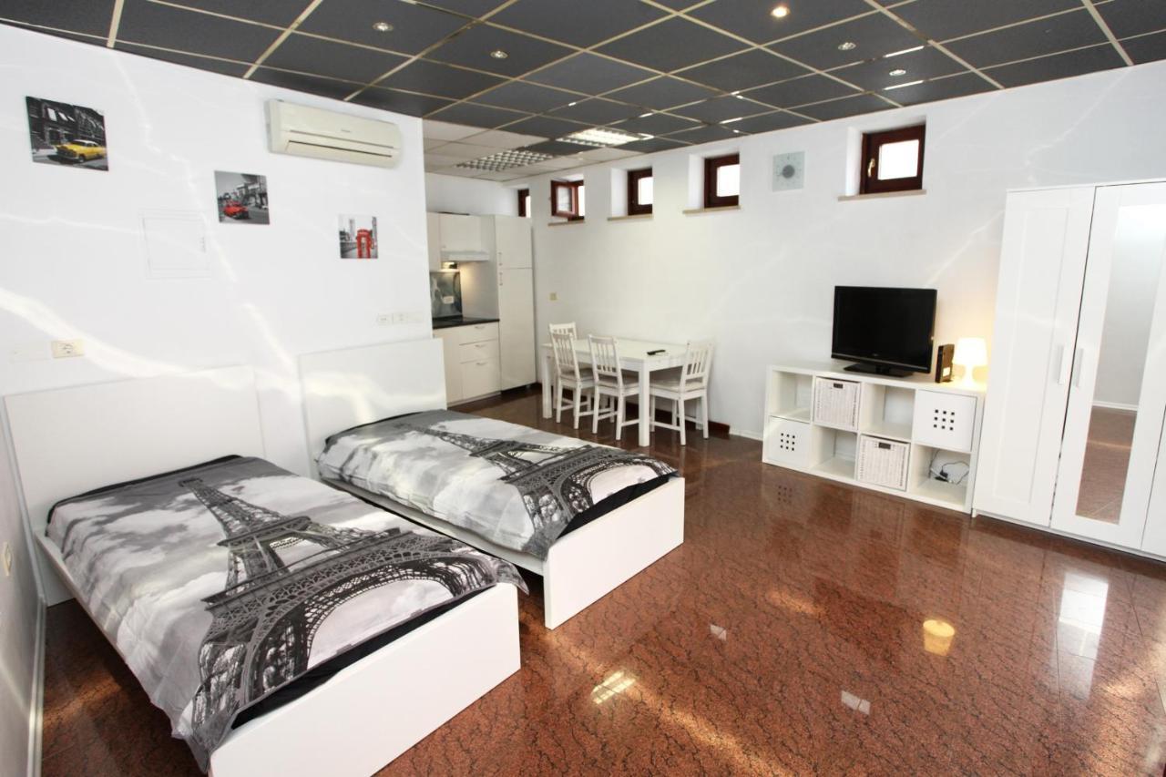Koper Central King Studio Samo Exterior photo